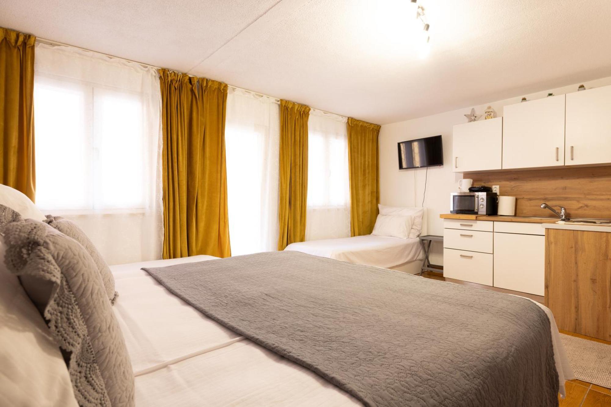Guesthouse Rebecca 马卡尔斯卡 外观 照片